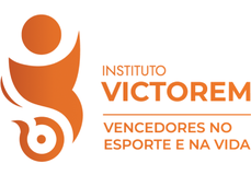 Logo laranja com os dizeres Instituto Victorem, vencedores no esporte e na vida