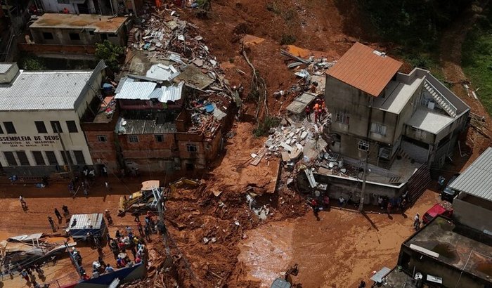 AJUDA HUMANITÁRIA | ZONA DA MATA - MG