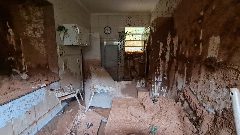 Ajuda para reconstruir a minha casa