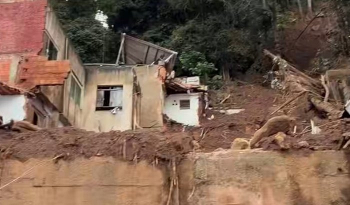 Ajuda minha família a reconstruir seus lares 